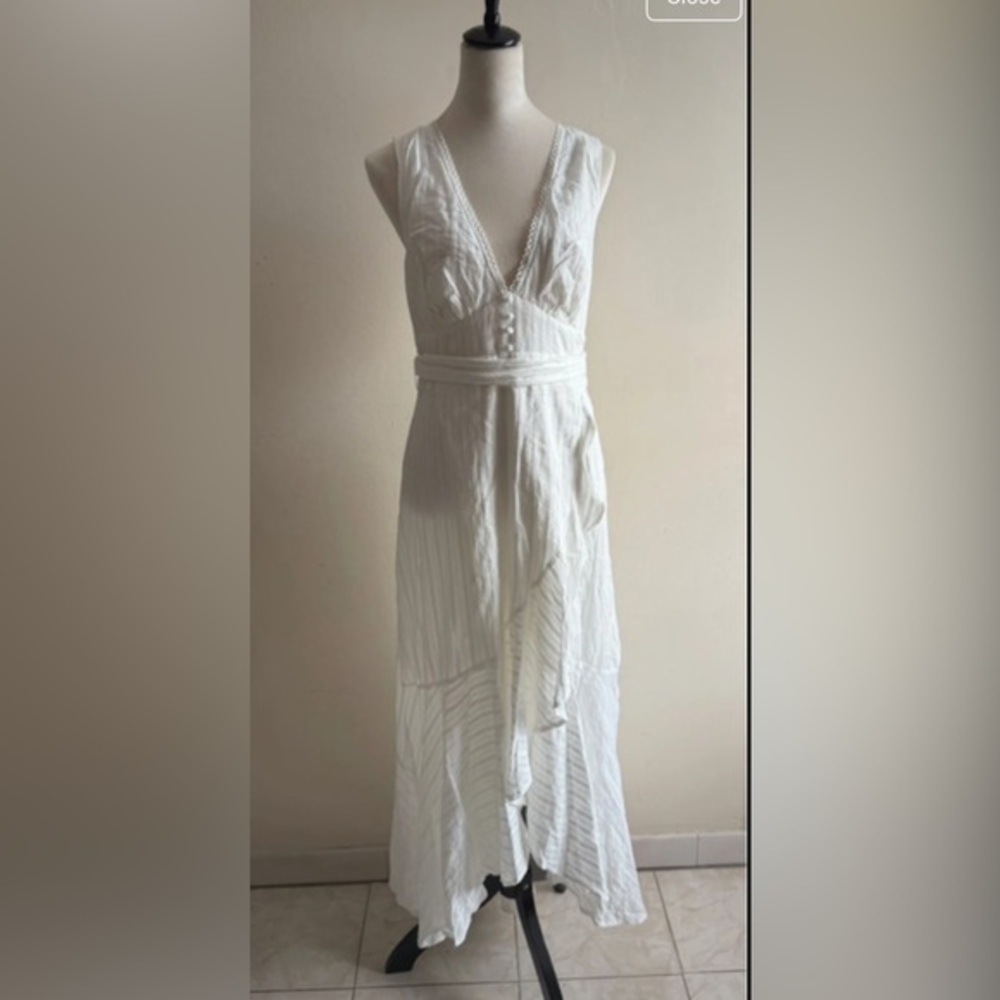 Lulu's Textured White Sleeveless dress